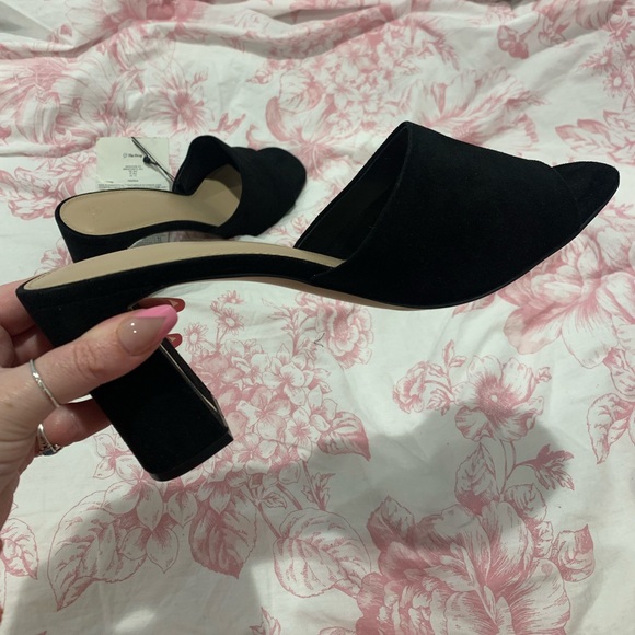 NWT Open Toe Suede Heels - Picture 2 of 6